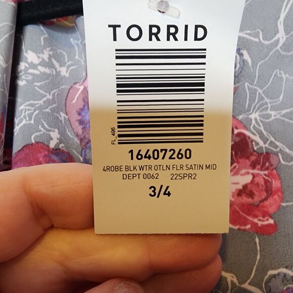 3X/4X Torrid Kimono Sleeve Midi Robe Satin Floral Black Plussize Soft Robe Tie - Picture 7 of 8